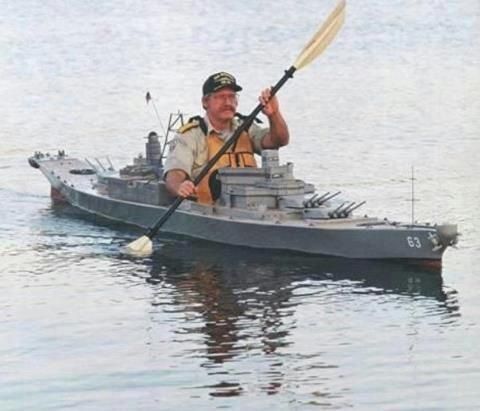 battleship kayak M1azb.jpg